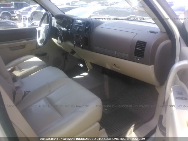 3GTP1VE02DG297761 - 2013 GMC SIERRA C1500 SLE WHITE photo 5