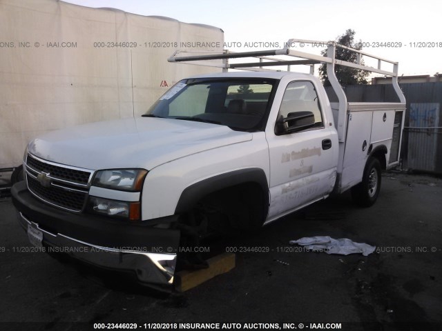 1GBHC24U85E120047 - 2005 CHEVROLET SILVERADO C2500 HEAVY DUTY WHITE photo 2