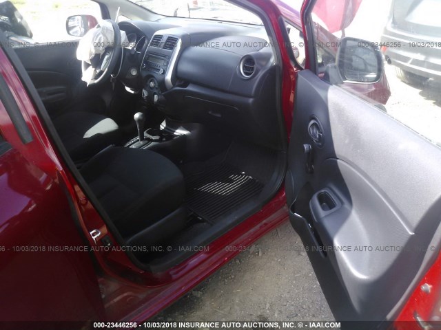 3N1CE2CP4EL405567 - 2014 NISSAN VERSA NOTE S/S PLUS/SV/SL RED photo 5