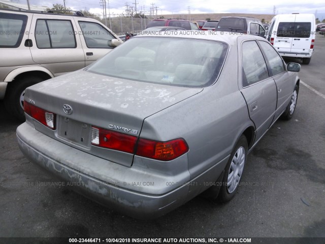 JT2BG22K910567378 - 2001 TOYOTA CAMRY CE/LE/XLE 灰色 照片 4
