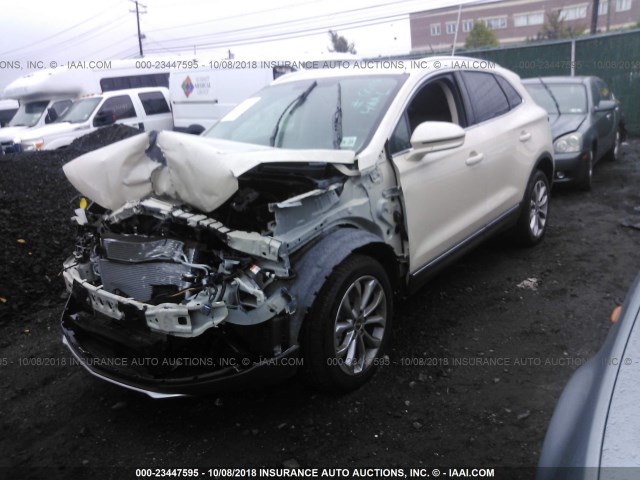 5LMCJ2D98JUL28610 - 2018 LINCOLN MKC SELECT 奶油色 照片 2