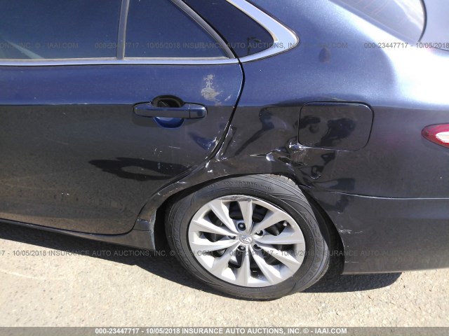 4T1BF1FK2HU705033 - 2017 TOYOTA CAMRY LE/XLE/SE/XSE BLUE photo 6