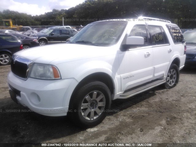 5LMFU28R14LJ05138 - 2004 LINCOLN NAVIGATOR Biały zdjęcie 2