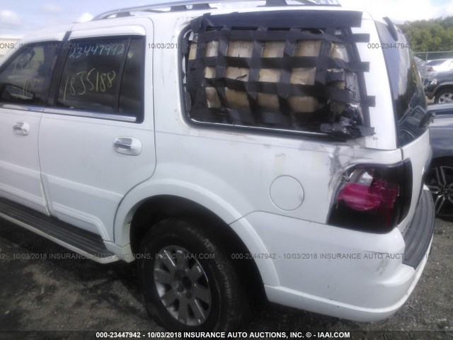 5LMFU28R14LJ05138 - 2004 LINCOLN NAVIGATOR Biały zdjęcie 6