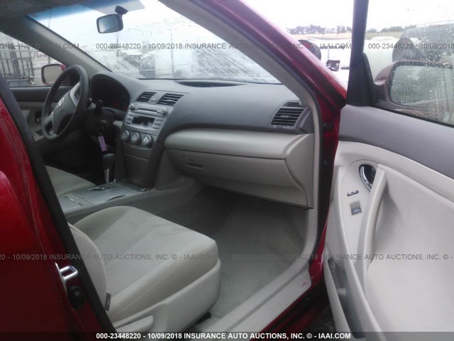 JTNBK3EK2A3047248 - 2010 TOYOTA CAMRY SE/LE/XLE წითელი ფოტო 5
