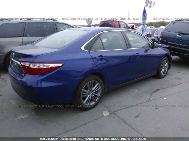 4T1BF1FK0FU891975 - 2015 TOYOTA CAMRY LE/XLE/SE/XSE 蓝色 照片 4