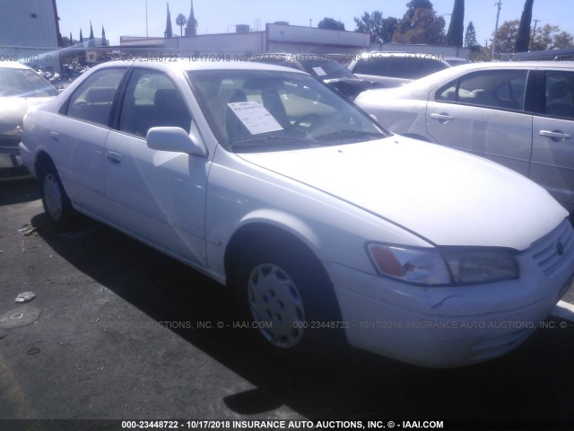 JT2BG22K6W0179130 - 1998 TOYOTA CAMRY CE/LE/XLE 白色 照片 1