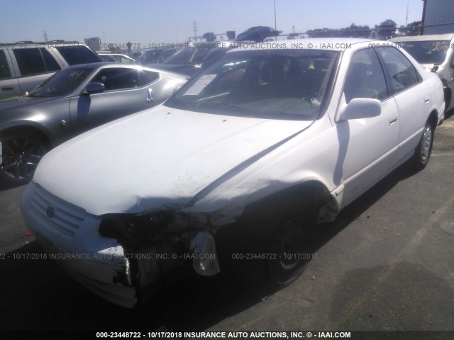 JT2BG22K6W0179130 - 1998 TOYOTA CAMRY CE/LE/XLE 白色 照片 2