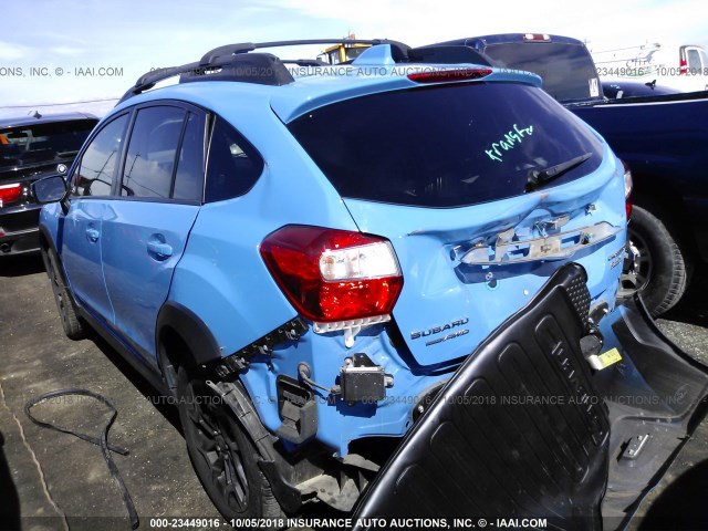 JF2GPAKC9HH266543 - 2017 SUBARU CROSSTREK LIMITED BLUE photo 3