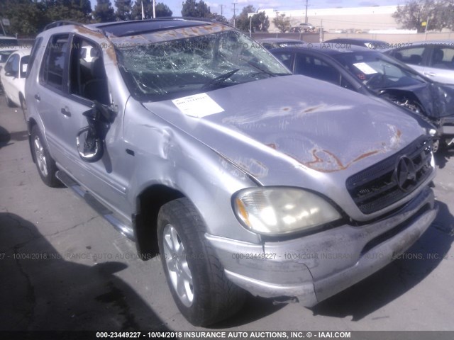4JGAB72E8YA219452 - 2000 MERCEDES-BENZ ML 430 银色 照片 1