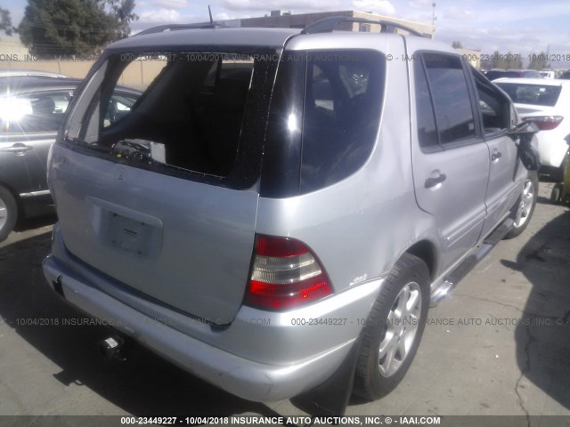 4JGAB72E8YA219452 - 2000 MERCEDES-BENZ ML 430 银色 照片 4