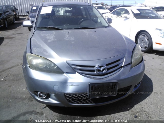 JM1BK143X41172114 - 2004 MAZDA 3 HATCHBACK GRAY photo 6