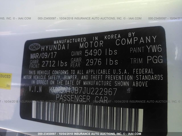 KMHGN4JB7JU222967 - 2018 HYUNDAI GENESIS WHITE photo 9