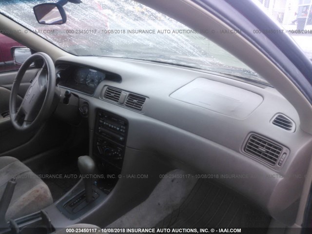 JT2BG22K4W0177280 - 1998 TOYOTA CAMRY CE/LE/XLE 红色 照片 5