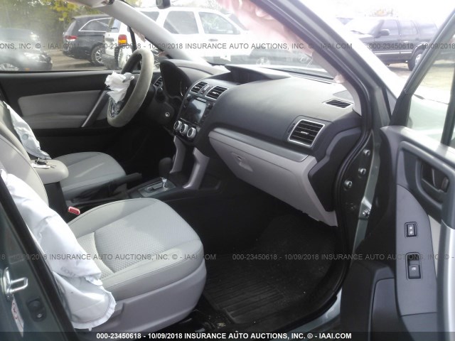 JF2SJAFC1GH559650 - 2016 SUBARU FORESTER 2.5I PREMIUM GREEN photo 5