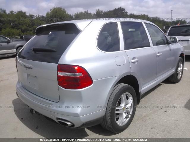 WP1AA29P19LA01035 - 2009 PORSCHE CAYENNE SILVER photo 4