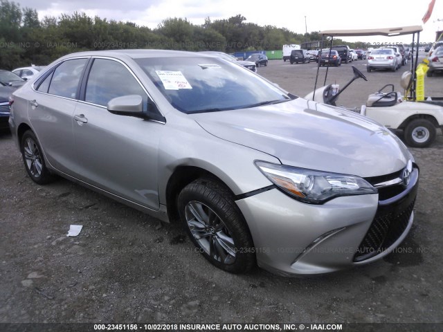 4T1BF1FK6HU375851 - 2017 TOYOTA CAMRY LE/XLE/SE/XSE 金色 照片 1