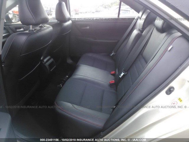 4T1BF1FK6HU375851 - 2017 TOYOTA CAMRY LE/XLE/SE/XSE 金色 照片 8