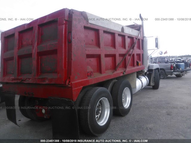 1FUPDCYB5PH417824 - 1993 FREIGHTLINER CONVENTIONAL FLD120 RED photo 4