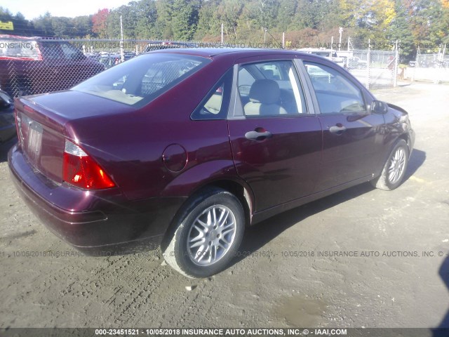 1FAHP34N07W243326 - 2007 FORD FOCUS ZX4/S/SE/SES 勃艮第红 照片 4