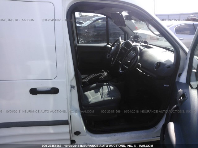 NM0LS7DN1AT012046 - 2010 FORD TRANSIT CONNECT XLT WHITE photo 5