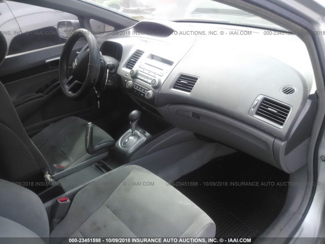 1HGFA16586L096811 - 2006 HONDA CIVIC LX SILVER photo 5