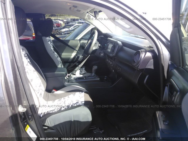 5TFRX5GN2HX078784 - 2017 TOYOTA TACOMA ACCESS CAB/SR/SR5 灰色 照片 5