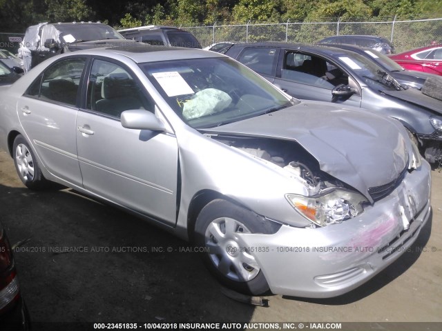 4T1BE32K42U567247 - 2002 TOYOTA CAMRY LE/XLE/SE SILVER photo 1