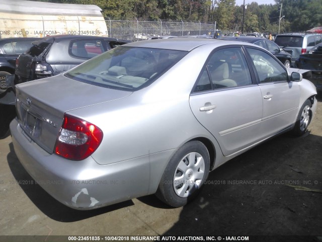 4T1BE32K42U567247 - 2002 TOYOTA CAMRY LE/XLE/SE SILVER photo 4