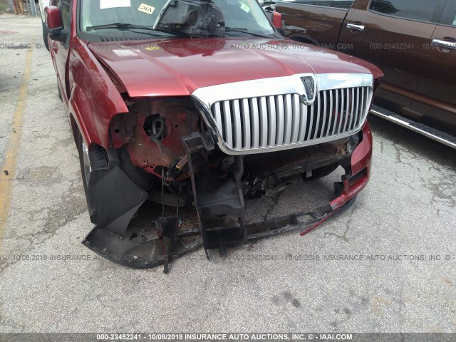5LMFU27545LJ15839 - 2005 LINCOLN NAVIGATOR Czerwony zdjęcie 6