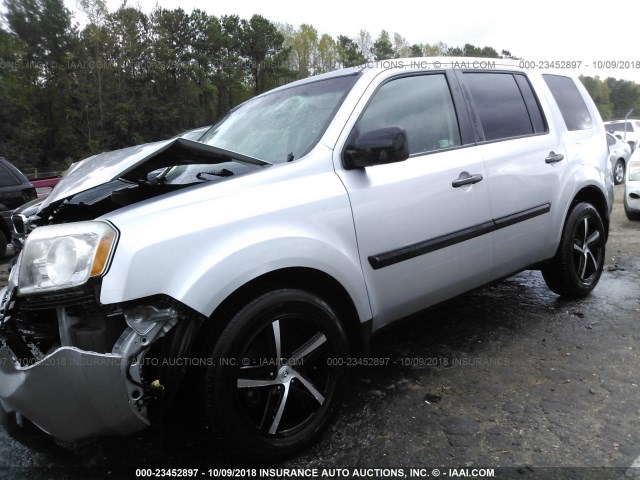 5FNYF4H25AB003445 - 2010 HONDA PILOT LX SILVER photo 2