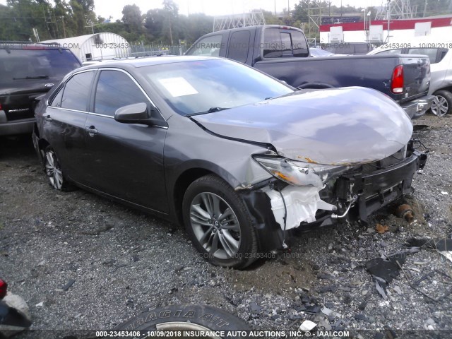 4T1BF1FK5FU055451 - 2015 TOYOTA CAMRY LE/XLE/SE/XSE GRAY photo 1