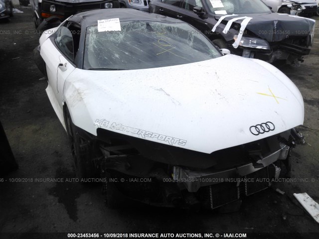 WUAENAFG1CN001878 - 2012 AUDI R8 5.2 QUATTRO WHITE photo 6