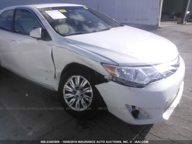 4T1BF1FK0CU519872 - 2012 TOYOTA CAMRY SE/LE/XLE 白色 照片 6