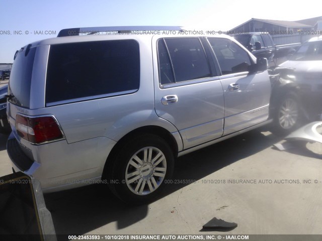 5LMJJ2H57DEL07941 - 2013 LINCOLN NAVIGATOR 银色 照片 4