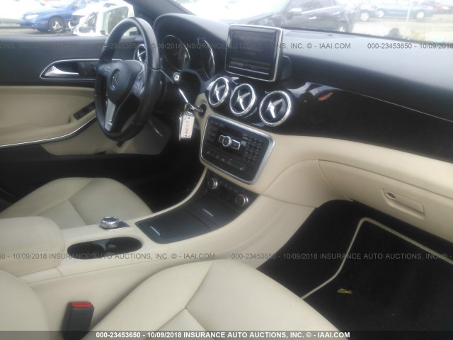 WDDSJ4GBXEN075017 - 2014 MERCEDES-BENZ CLA 250 4MATIC WHITE photo 5