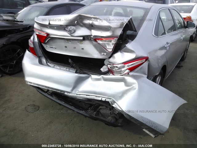 4T1BF1FK4GU136720 - 2016 TOYOTA CAMRY LE/XLE/SE/XSE GRAY photo 6