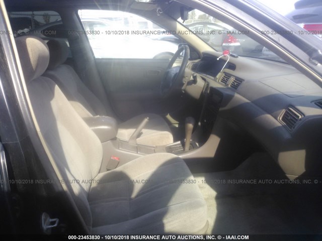 JT2BG22K1Y0527533 - 2000 TOYOTA CAMRY CE/LE/XLE 黑色 照片 5