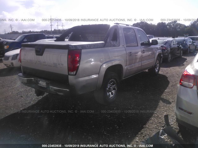 3GNEC12Z75G228196 - 2005 CHEVROLET AVALANCHE C1500 SILVER photo 4