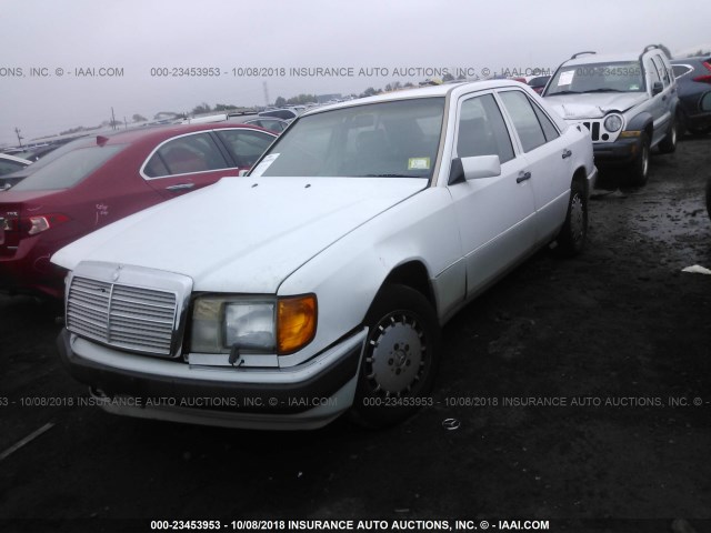 WDBED30D0LB247363 - 1990 MERCEDES-BENZ 300 E 4MATIC WHITE photo 2