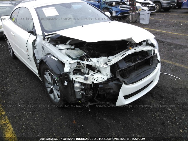 YV1672MC5DJ140366 - 2013 VOLVO C70 T5 WHITE photo 6