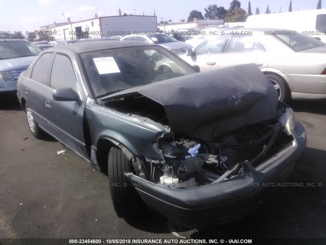 JT2BG22K8W0240705 - 1998 TOYOTA CAMRY CE/LE/XLE 深蓝色 照片 1