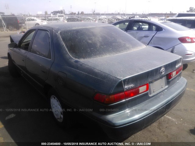 JT2BG22K8W0240705 - 1998 TOYOTA CAMRY CE/LE/XLE 深蓝色 照片 3