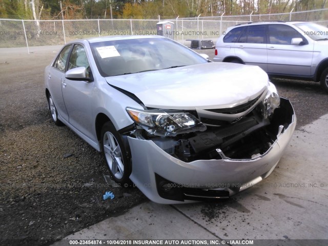 4T1BF1FK6EU405989 - 2014 TOYOTA CAMRY L/SE/LE/XLE SILVER photo 1