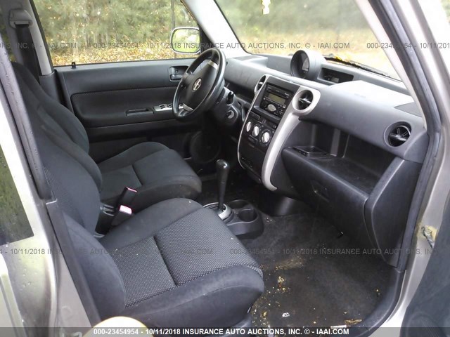 JTLKT324440151239 - 2004 TOYOTA SCION XB Сұр фото 5