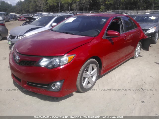 4T1BF1FK3EU841232 - 2014 TOYOTA CAMRY L/SE/LE/XLE RED photo 2
