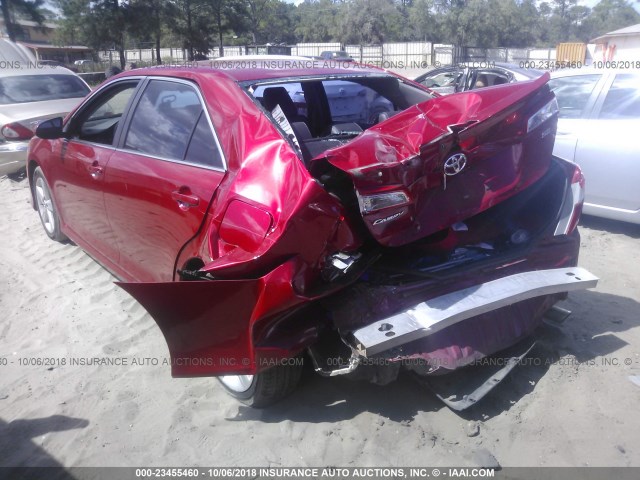 4T1BF1FK3EU841232 - 2014 TOYOTA CAMRY L/SE/LE/XLE წითელი ფოტო 3