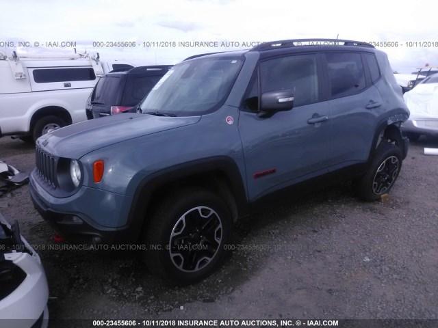 ZACCJBCT6GPD54797 - 2016 JEEP RENEGADE TRAILHAWK GRAY photo 2