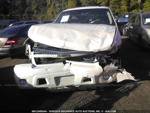 1GNSKCE07BR187014 - 2011 CHEVROLET TAHOE K1500 LTZ WHITE photo 6