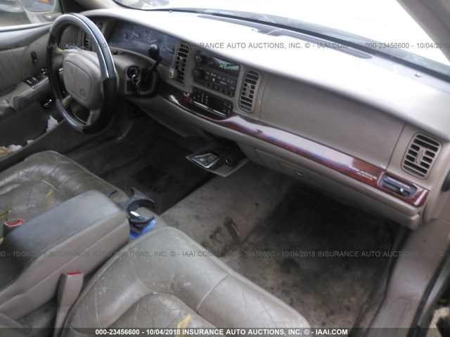 1G4CW52KXW4621105 - 1998 BUICK PARK AVENUE  TAN photo 5